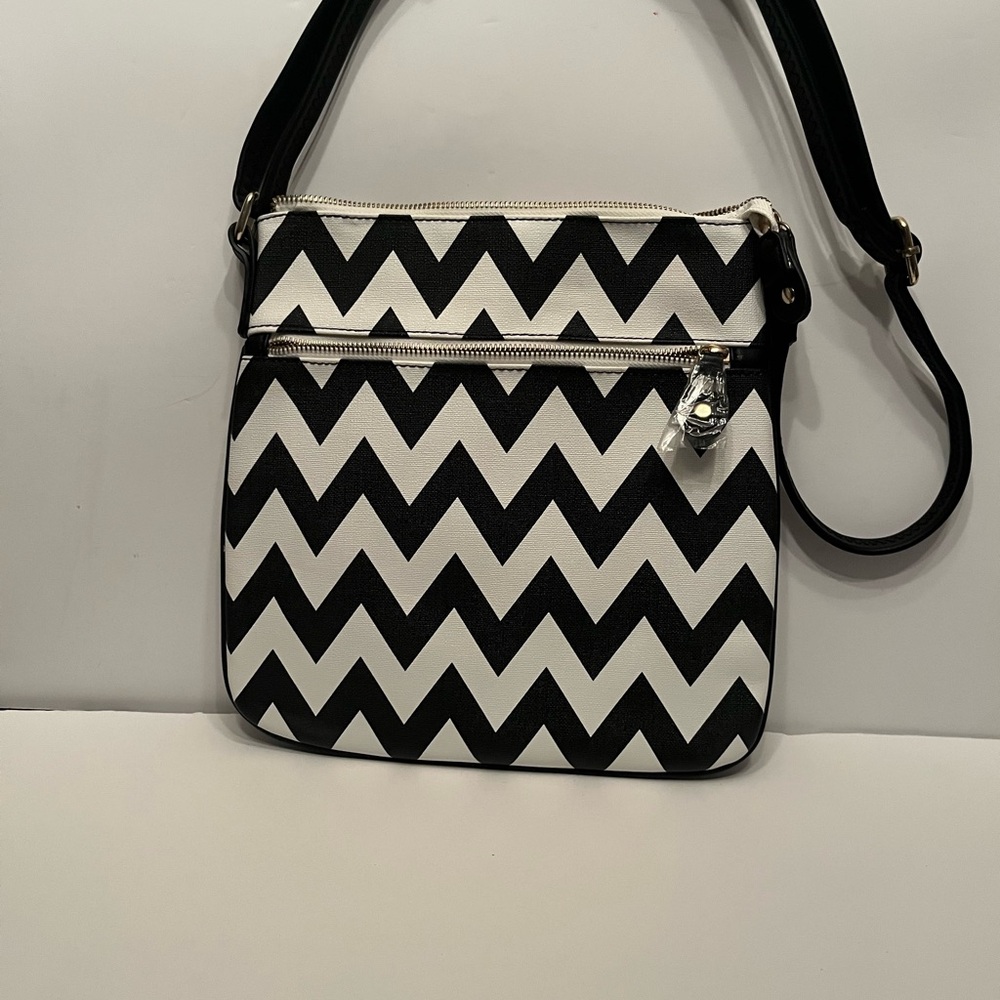 Faux Leather Crossbody, Chevron Black and White Crossbody Bag; zippered closure